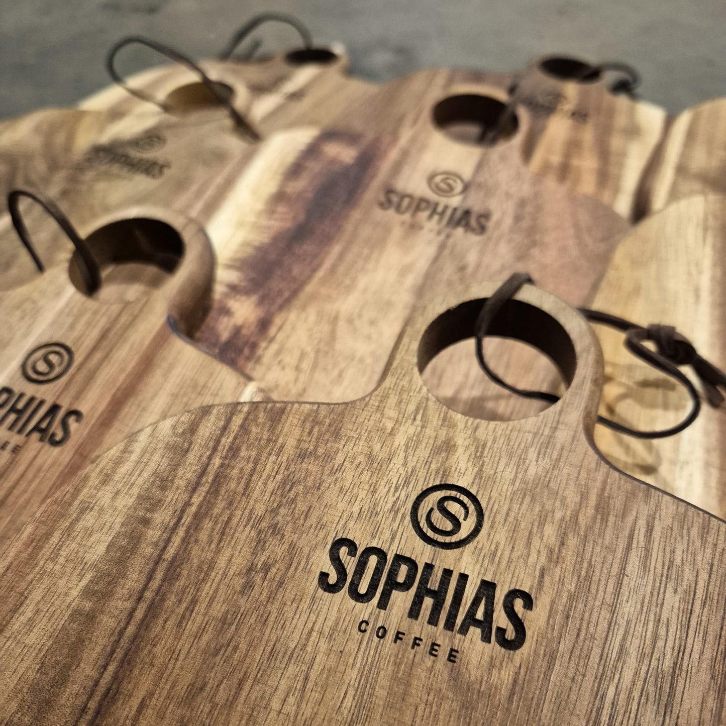 Gepersonaliseerd Acacia Koffie- & Borrelplankje groot (vanaf 25 stuks)